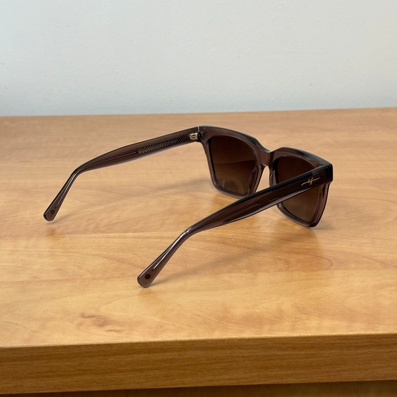 Bold polarized square sunglasses - Picture 3 of 3